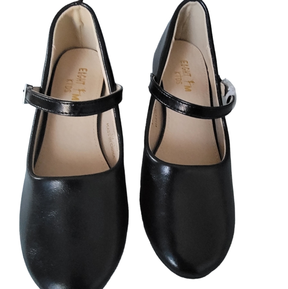 Girls shoes